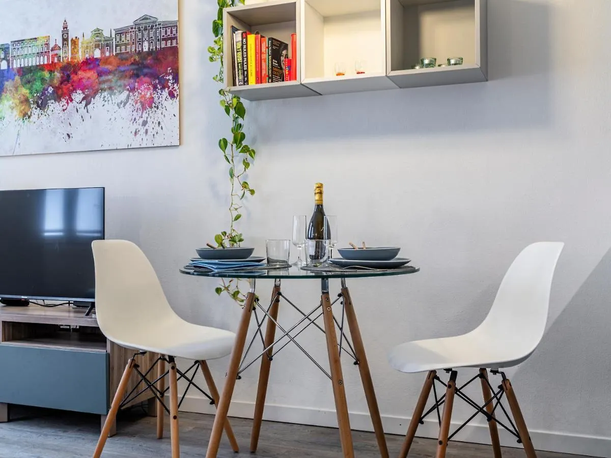 The Blue Nest Life&Art Studio Apartment Bergamo