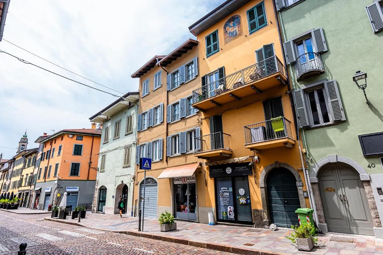 Lägenhet The Blue Nest Life&Art Studio Bergamo Italien